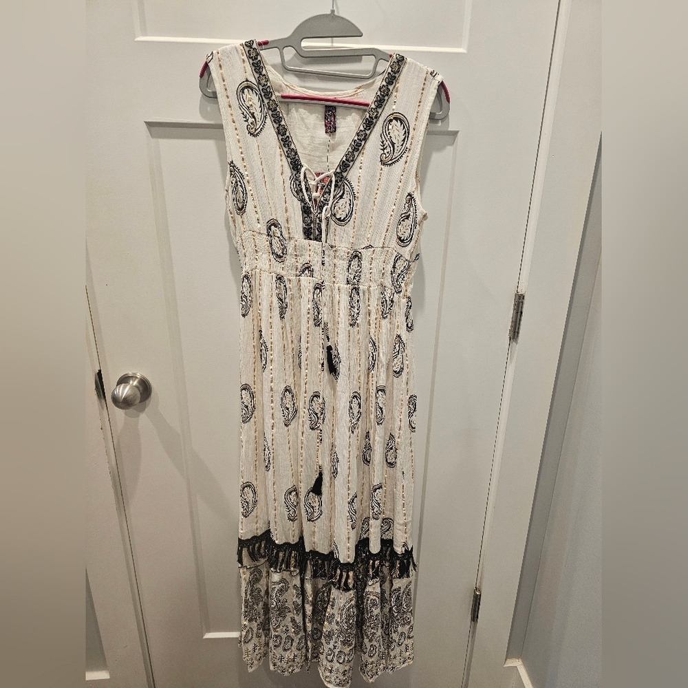 Me 2 Magic Anthropologie Brown & White Boho Maxi Dress Metallic Stripes L